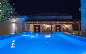 Private Sapphiros Villa